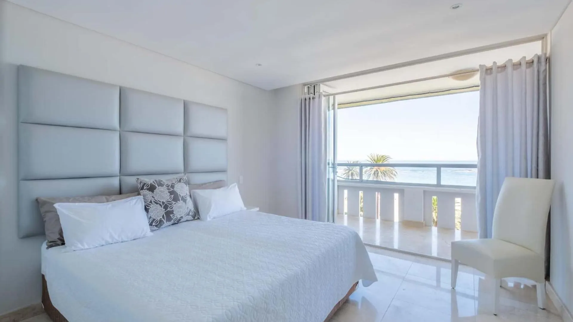 Διαμέρισμα Ocean View Camps Bay 3Bed Apt Beach Vistas Κέιπ Τάουν