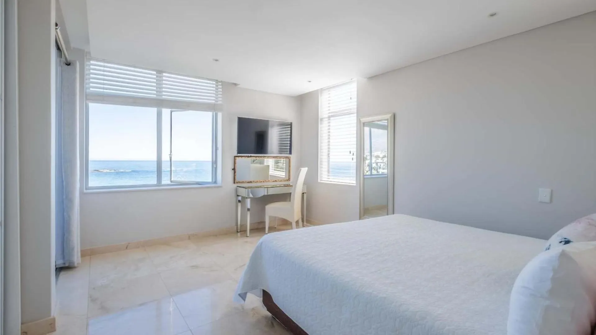 Apartment Ocean View Camps Bay 3Bed Apt Beach Vistas Cape Town