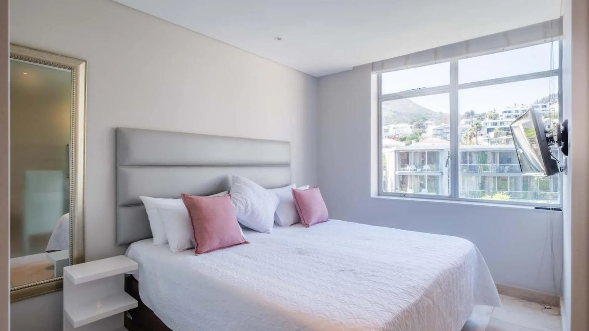 Ocean View Camps Bay 3Bed Apt Beach Vistas Cape Town Apartment